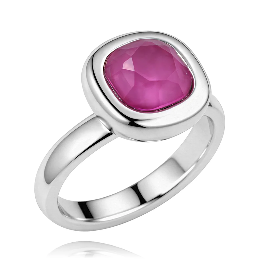 Anillo solitario de plata con piedra de color fucsia