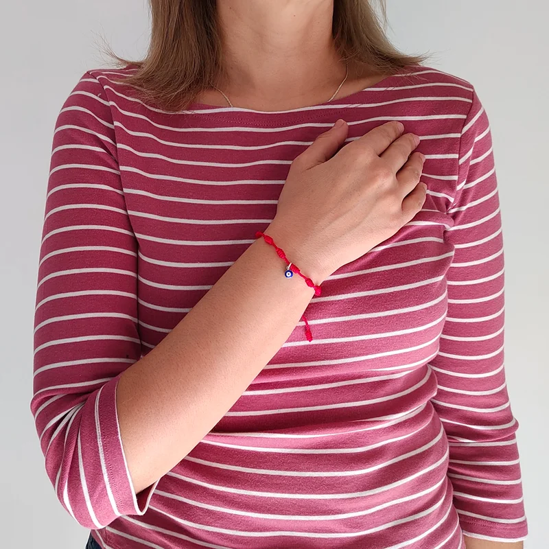 Pulsera roja con ojo turco