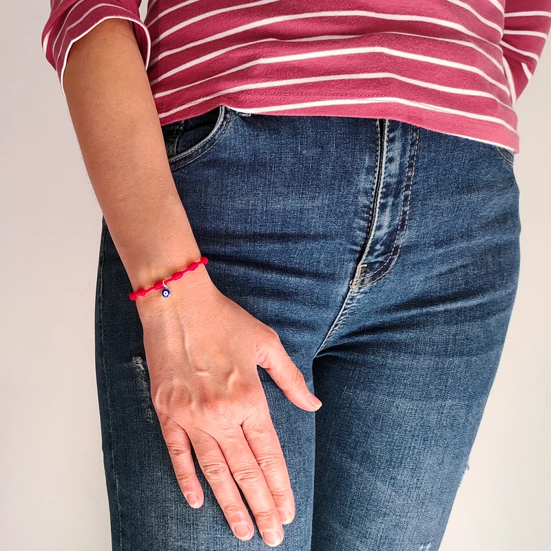 Pulsera 7 nudos roja con ojo turco